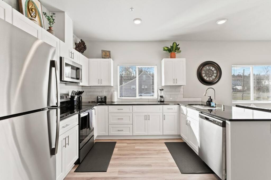 شقة Brand New 2 Bed 2 Bath Near Perry District And Dt سبوكين المظهر الخارجي الصورة