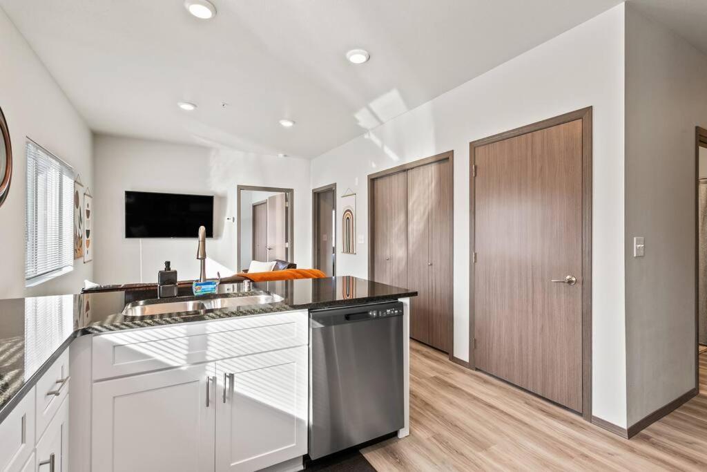 شقة Brand New 2 Bed 2 Bath Near Perry District And Dt سبوكين المظهر الخارجي الصورة